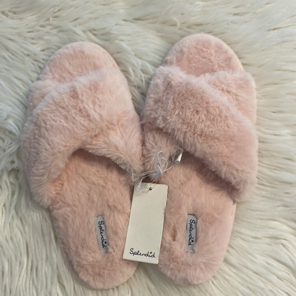 SPLENDID SLIPPERS SIZE M/L BRAND NEW COLOR LIGHT PINK SO FLUFFY - Picture 8 of 8